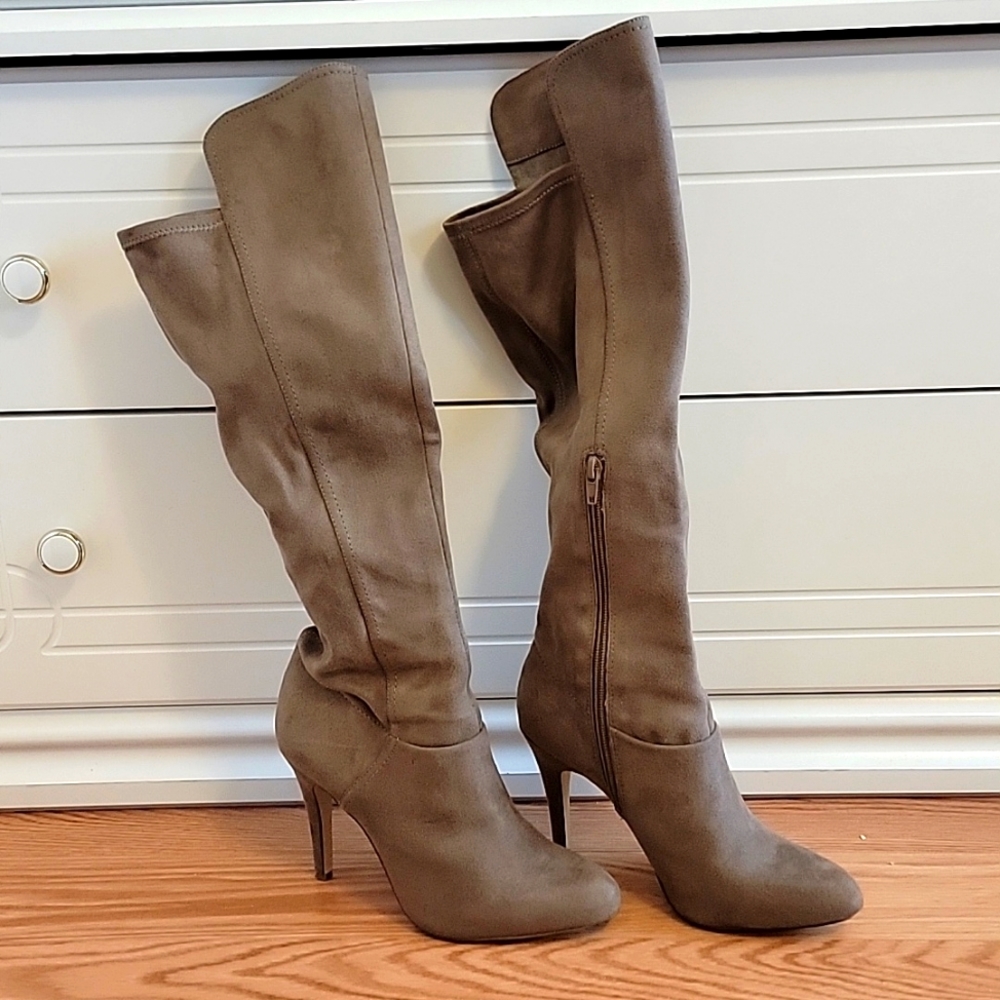 Size 8.5 taupe high heel boots